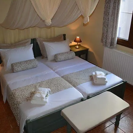 Elianthos 3*